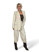 BLAZER BORDADOS Y HOMBRERAS