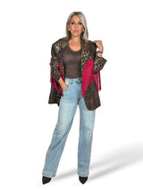 BLAZER DE ESTAMPADO ANIMAL CON LENTEJUELAS Y FLECOS