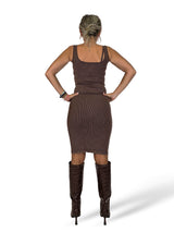 GERIPPTES REDUZIERTES KLEID