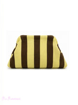 BOLSO CLUTCH RAYAS