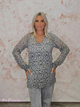 CAMISETA ENCAJE ESCOTE PICO JOT