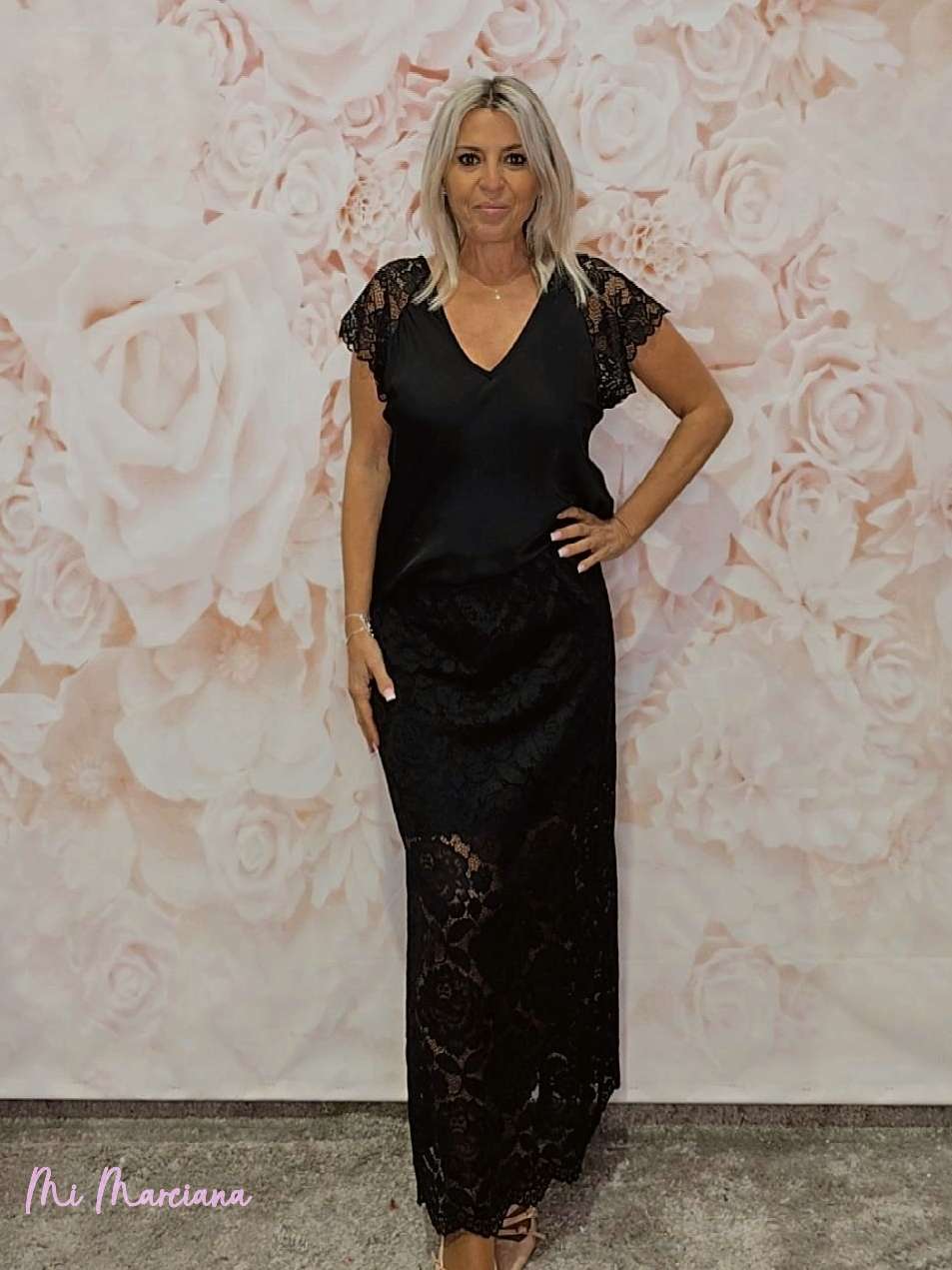 FALDA MIDI ENCAJE JOT