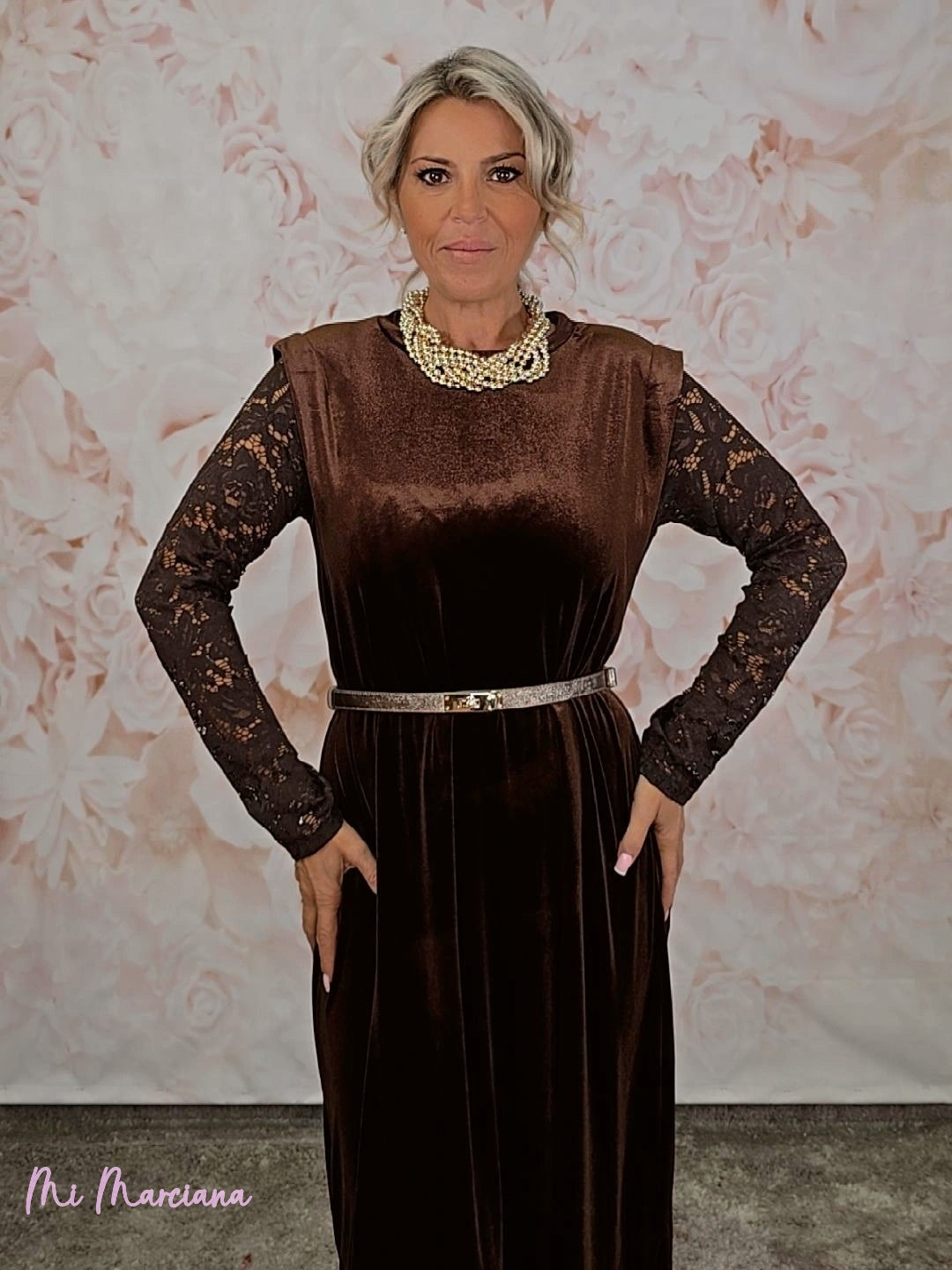 ABITO LUNGO IN VELLUTO CON MANICHE IN PIZZO JOT