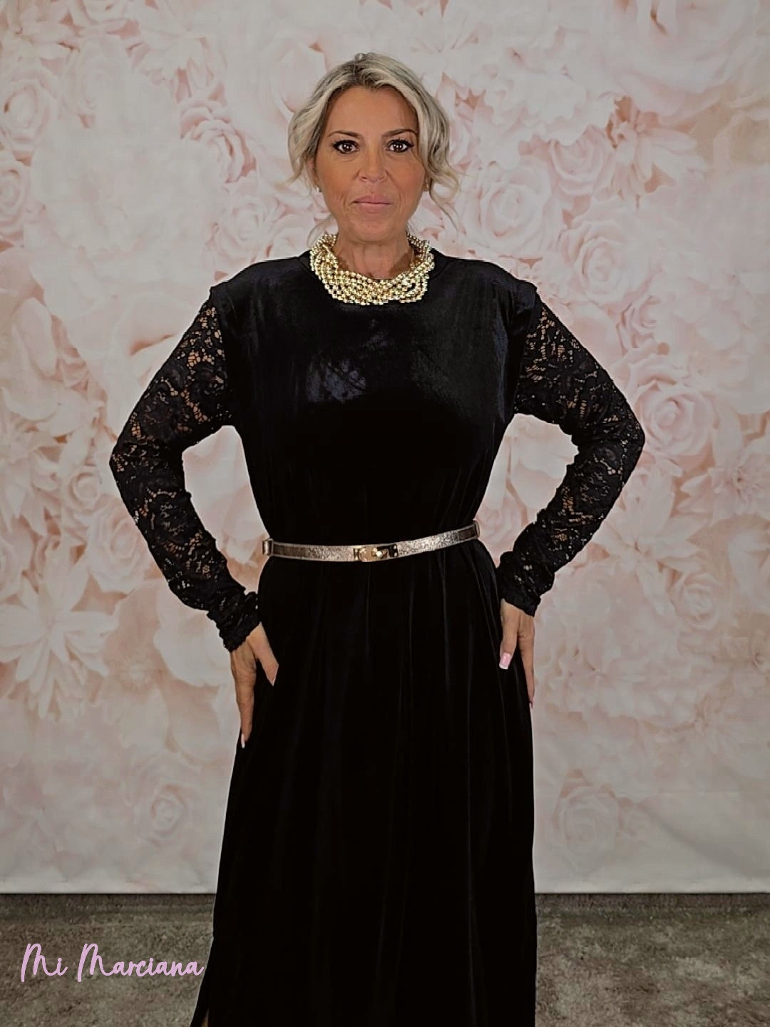 ABITO LUNGO IN VELLUTO CON MANICHE IN PIZZO JOT