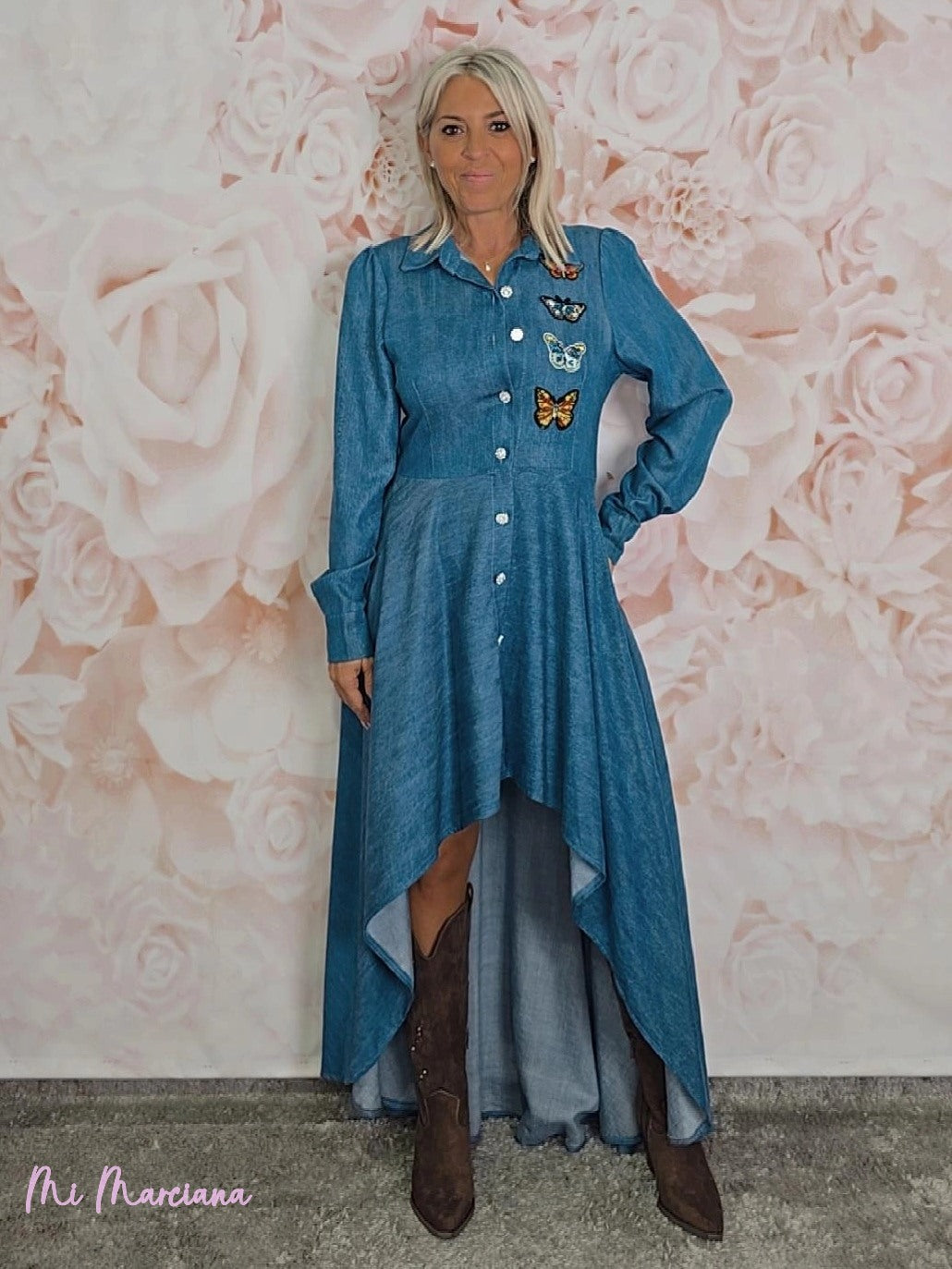 VESTIDO DE ganga AZUL COM APLIQUES