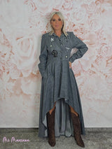 VESTIDO DE ganga CINZA COM APLIQUES MILITARES