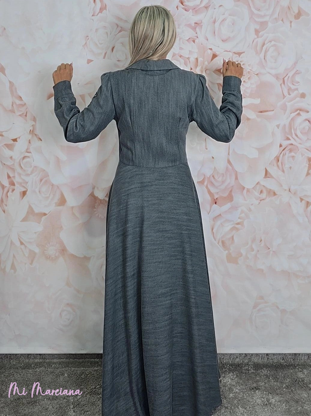 VESTIDO DE ganga CINZA COM APLIQUES MILITARES