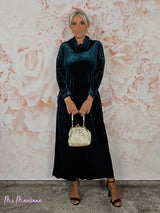 VESTIDO LONGO DE VELUDO COM DECOTE EM CASCATA JOT