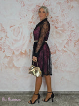 Vestido curto estilo camisa JOT com renda contrastante