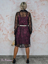 Vestido curto estilo camisa JOT com renda contrastante