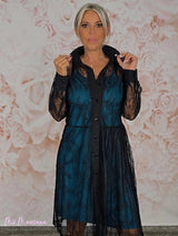 Vestido curto estilo camisa JOT com renda contrastante