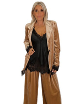 Fato de veludo com renda