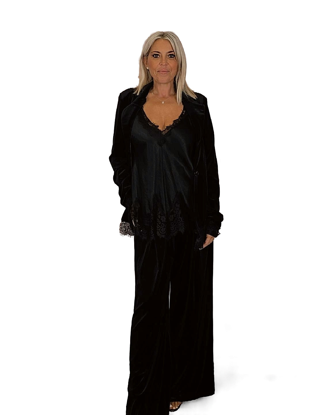 Fato de veludo com renda