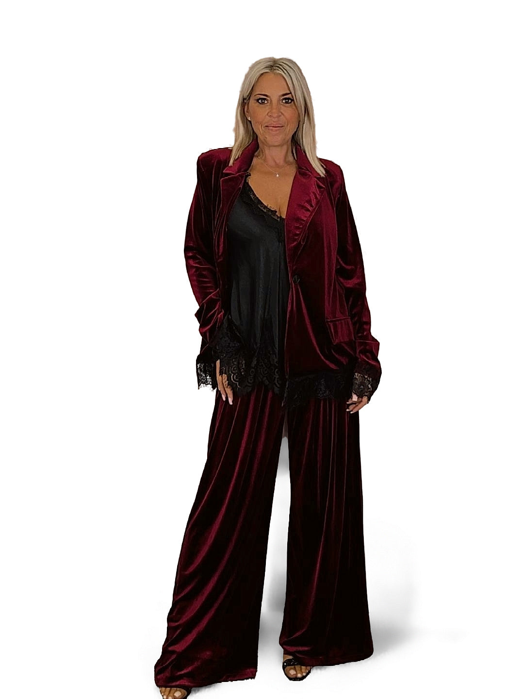 Fato de veludo com renda