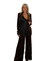 Fato de veludo com renda