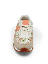 TÊNIS RETRÓ COM ESTAMPA DE FLOR