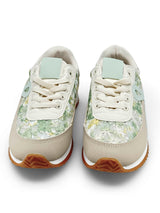 TÊNIS RETRÓ COM ESTAMPA DE FLOR
