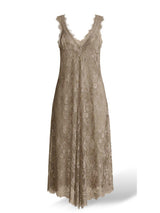 ROBE EN DENTELLE ORIENTALE
