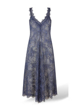 ROBE EN DENTELLE ORIENTALE