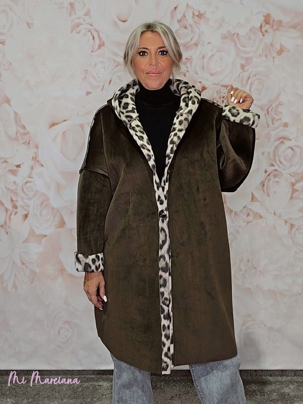 ABRIGO BORDADO NEOPRENO TERCIOPELO ANIMAL PRINT - Mi Marciana