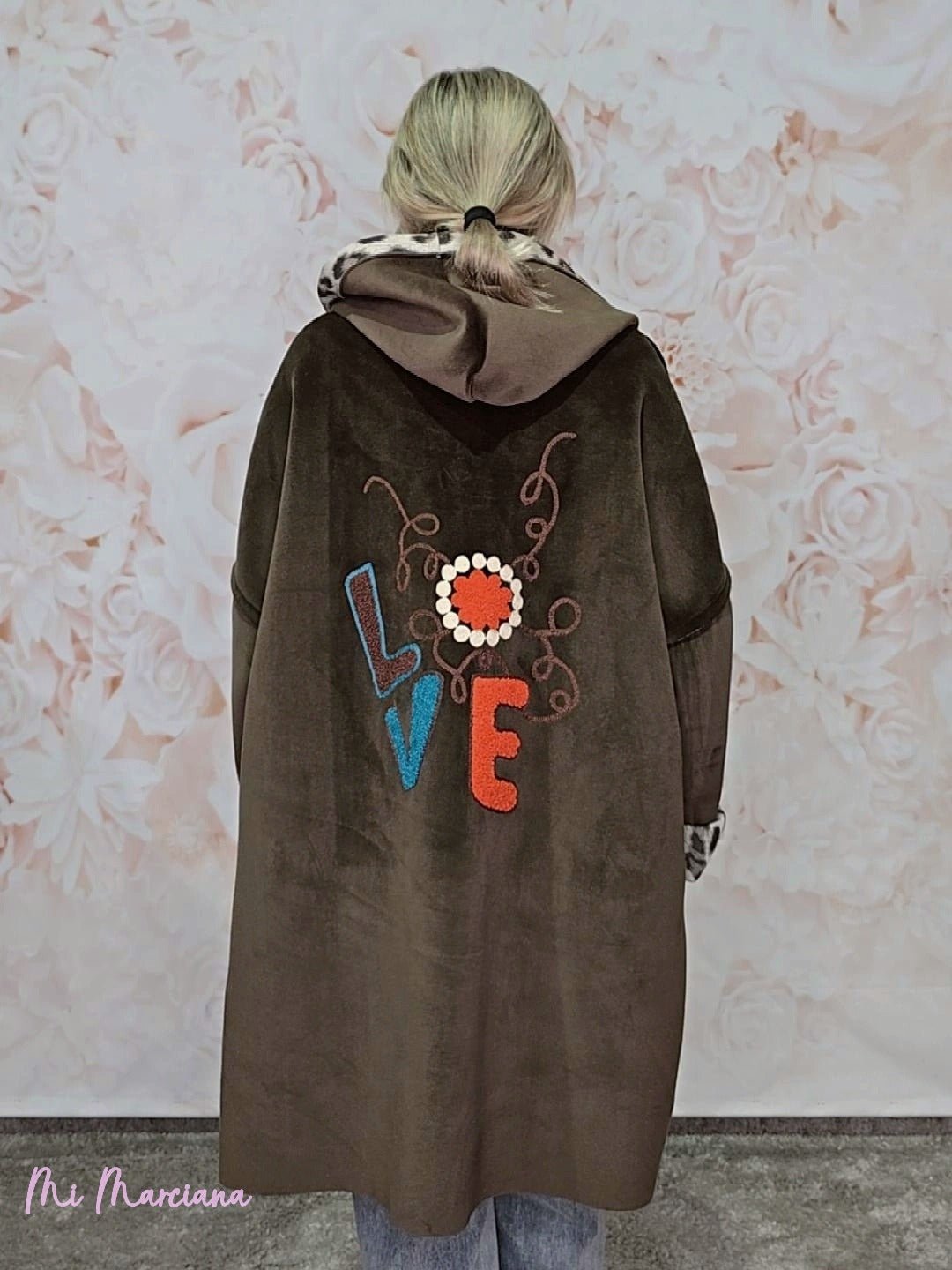 ABRIGO BORDADO NEOPRENO TERCIOPELO ANIMAL PRINT - Mi Marciana