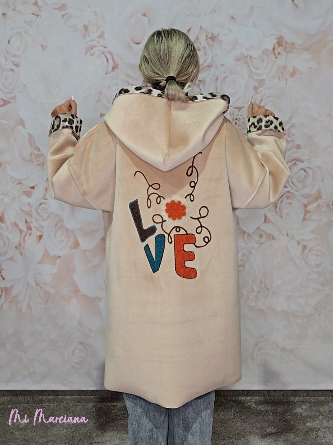 ABRIGO BORDADO NEOPRENO TERCIOPELO ANIMAL PRINT - Mi Marciana