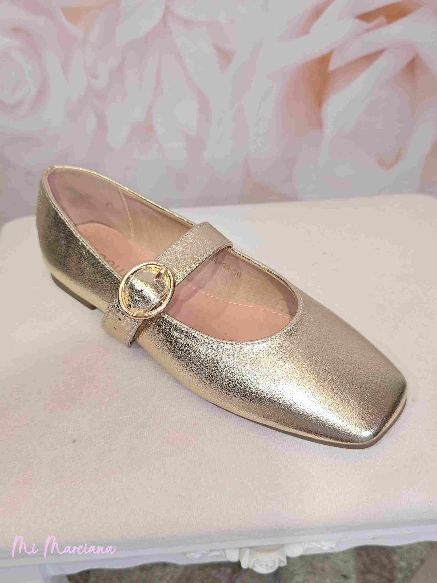 BAILARINAS DORADAS METALIZADO CON HEBILLA - Mi Marciana