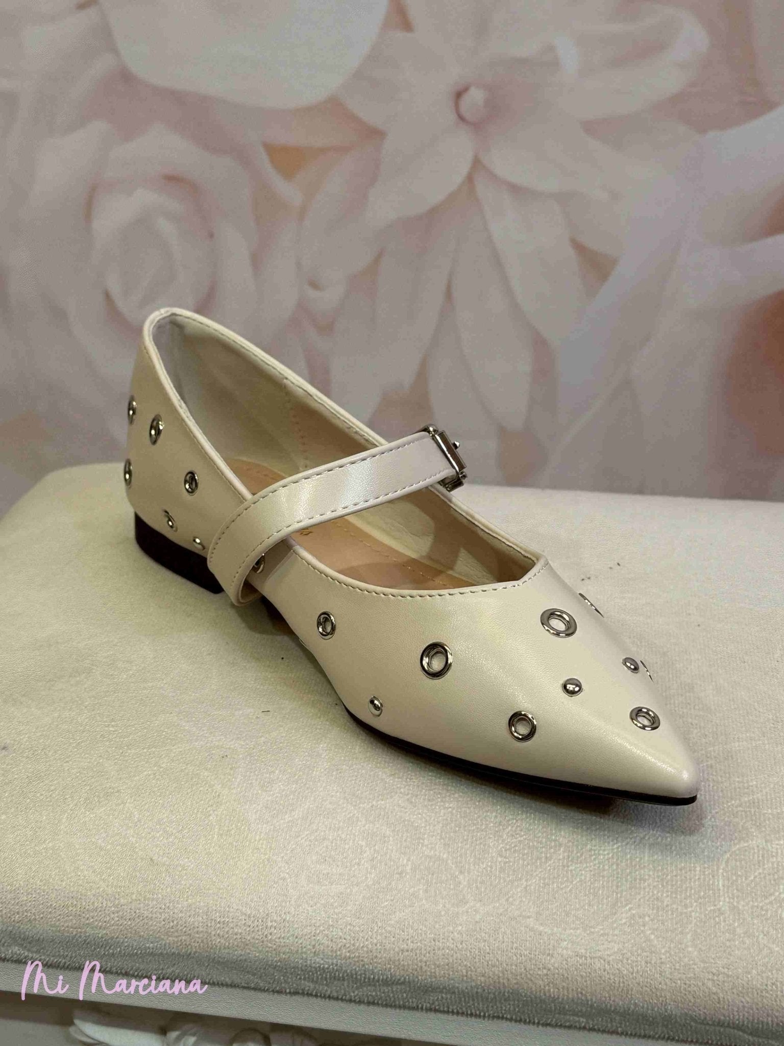 BAILARINAS TACHUELAS BEIGE - Mi Marciana