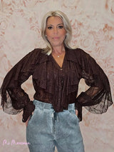 BLUSA ENCAJE ESCOTE PICO VOLANTES - Mi Marciana