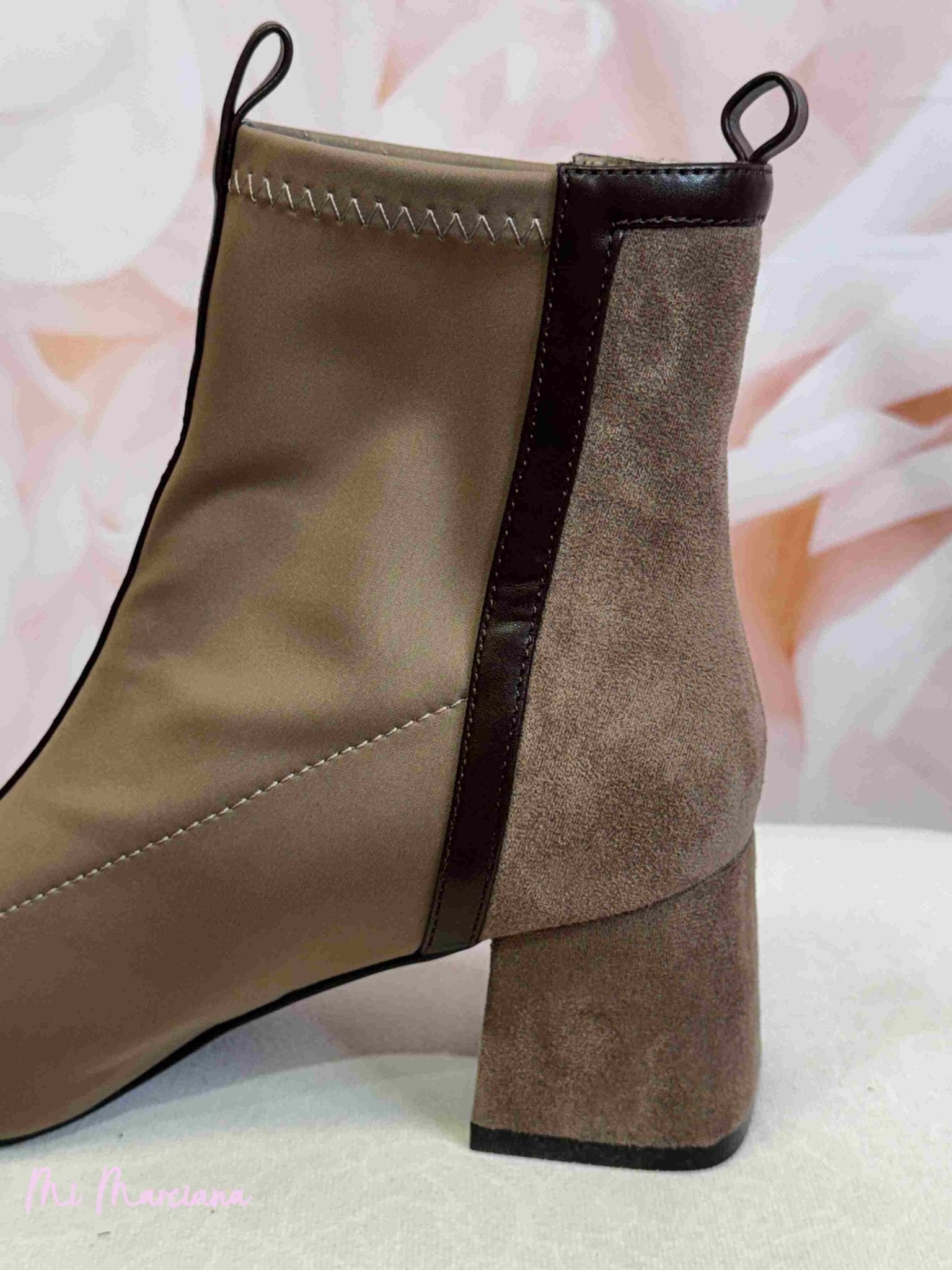 BOTÍN BICOLOR TAUPE - Mi Marciana