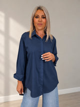 Camisa lisa asimétrica en color marino