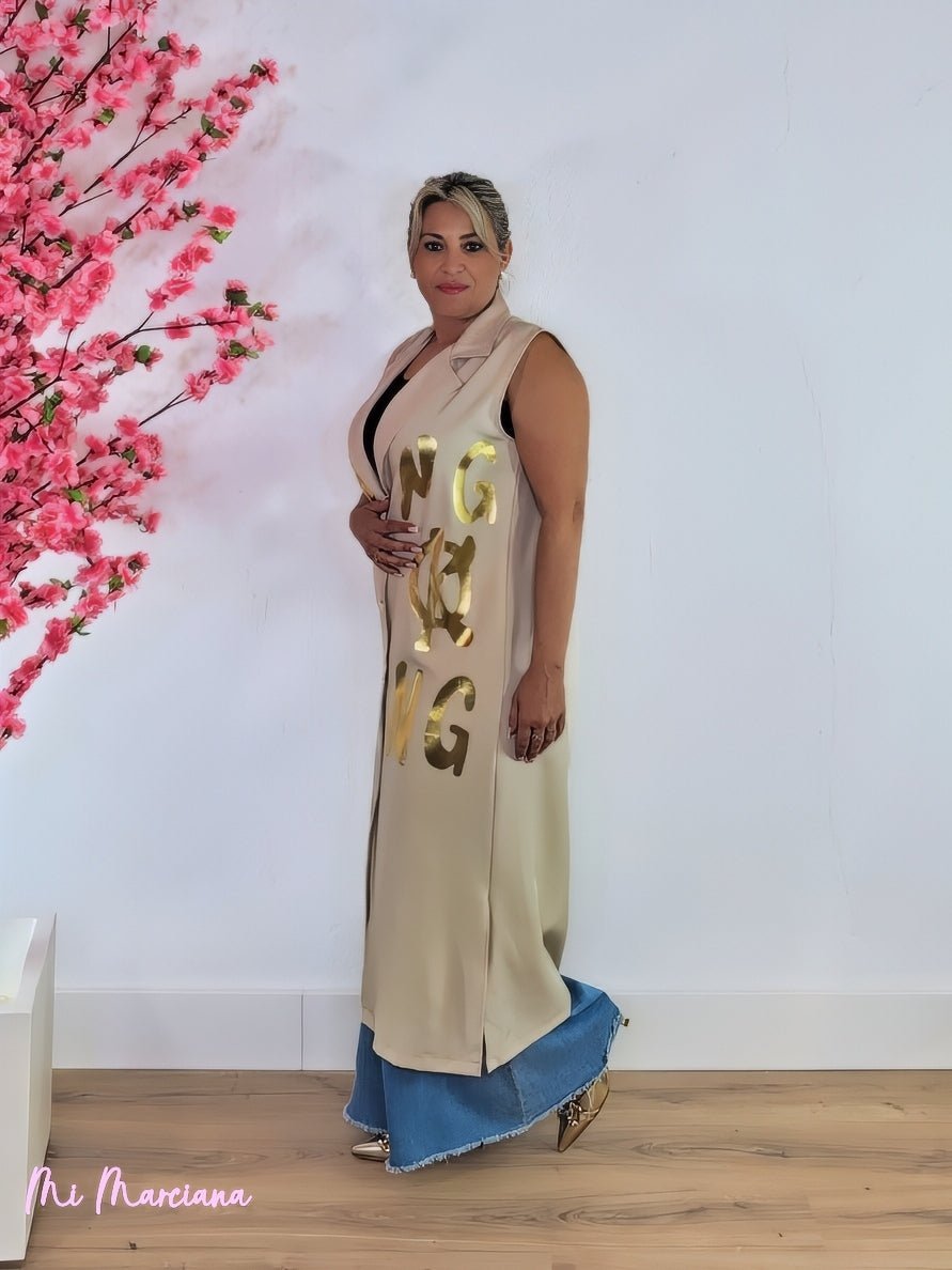 CHALECO LARGO LETRAS DORADAS - Mi Marciana