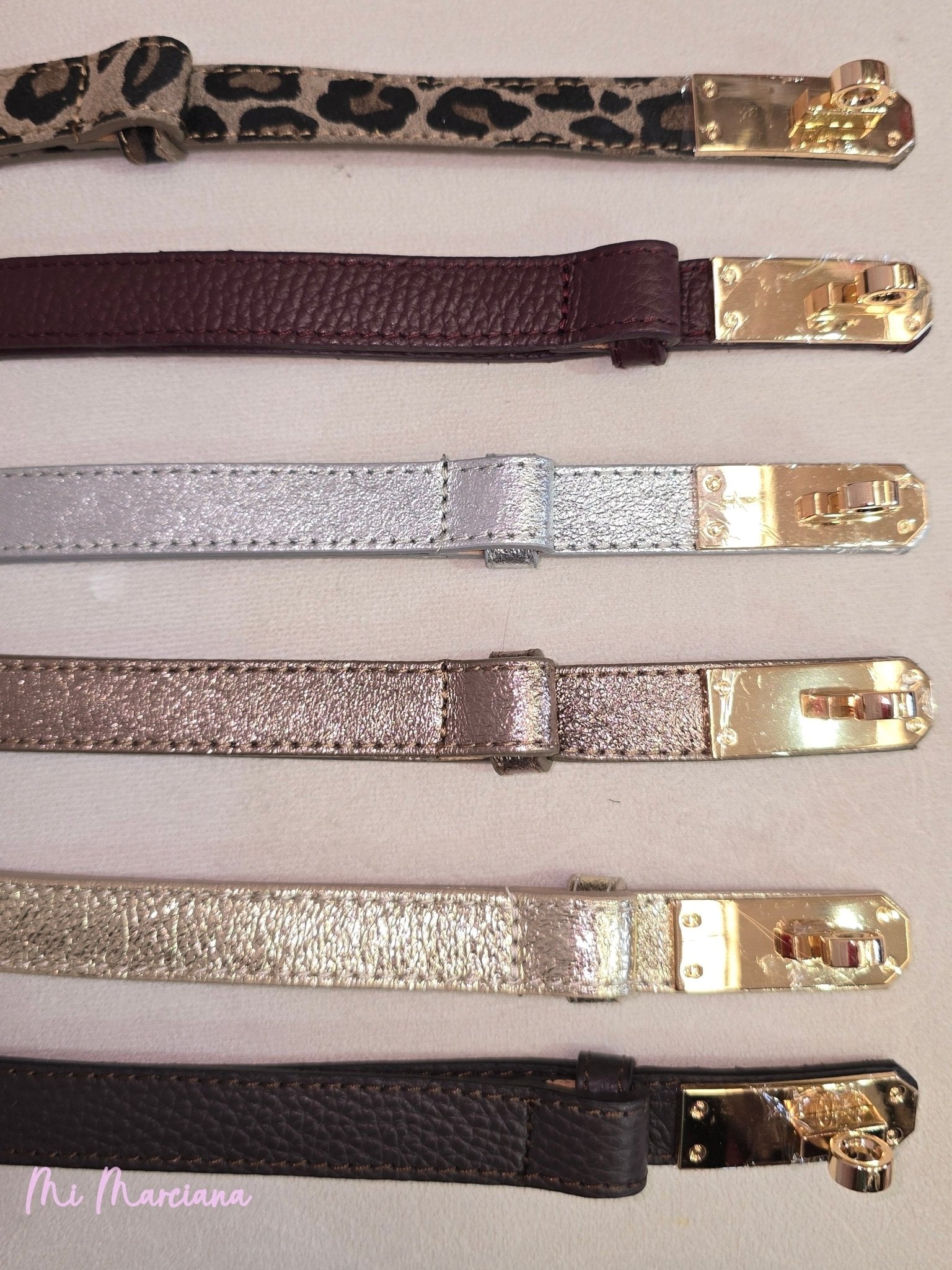 CINTURÓN DE PIEL CON HEBILLA AJUSTABLE - Mi Marciana