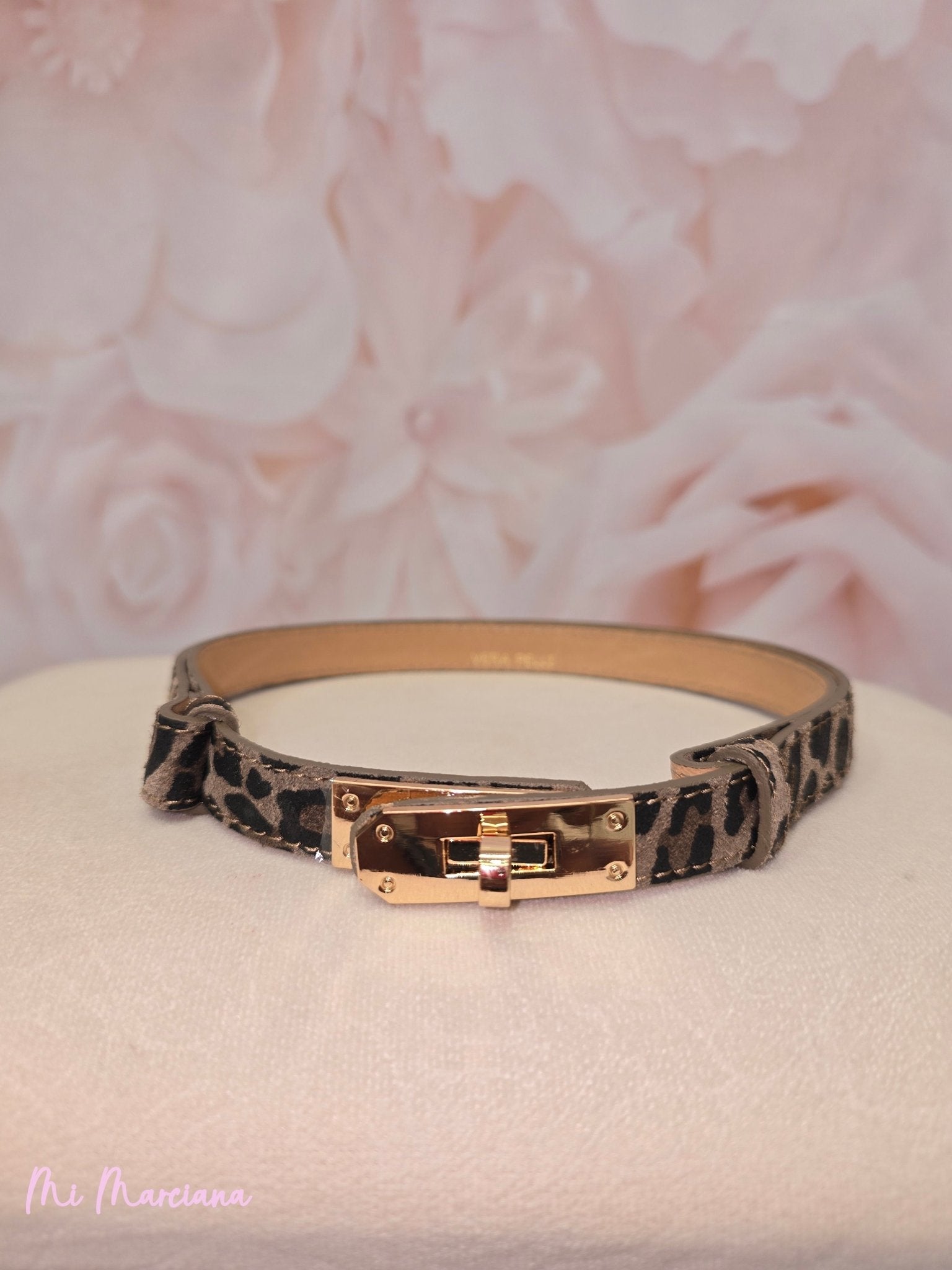 CINTURÓN DE PIEL CON HEBILLA AJUSTABLE - Mi Marciana