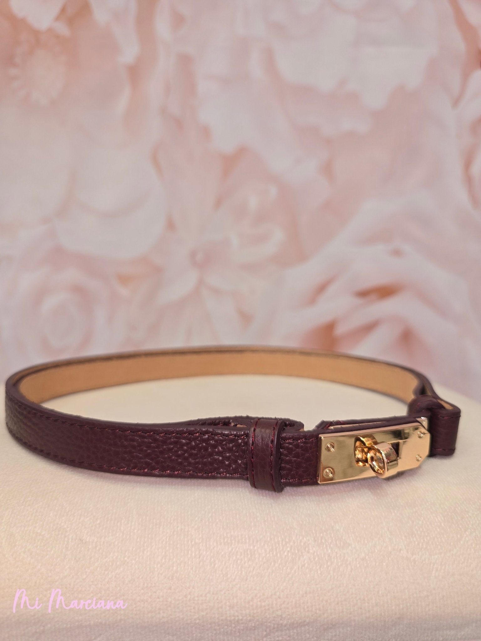 CINTURÓN DE PIEL CON HEBILLA AJUSTABLE - Mi Marciana