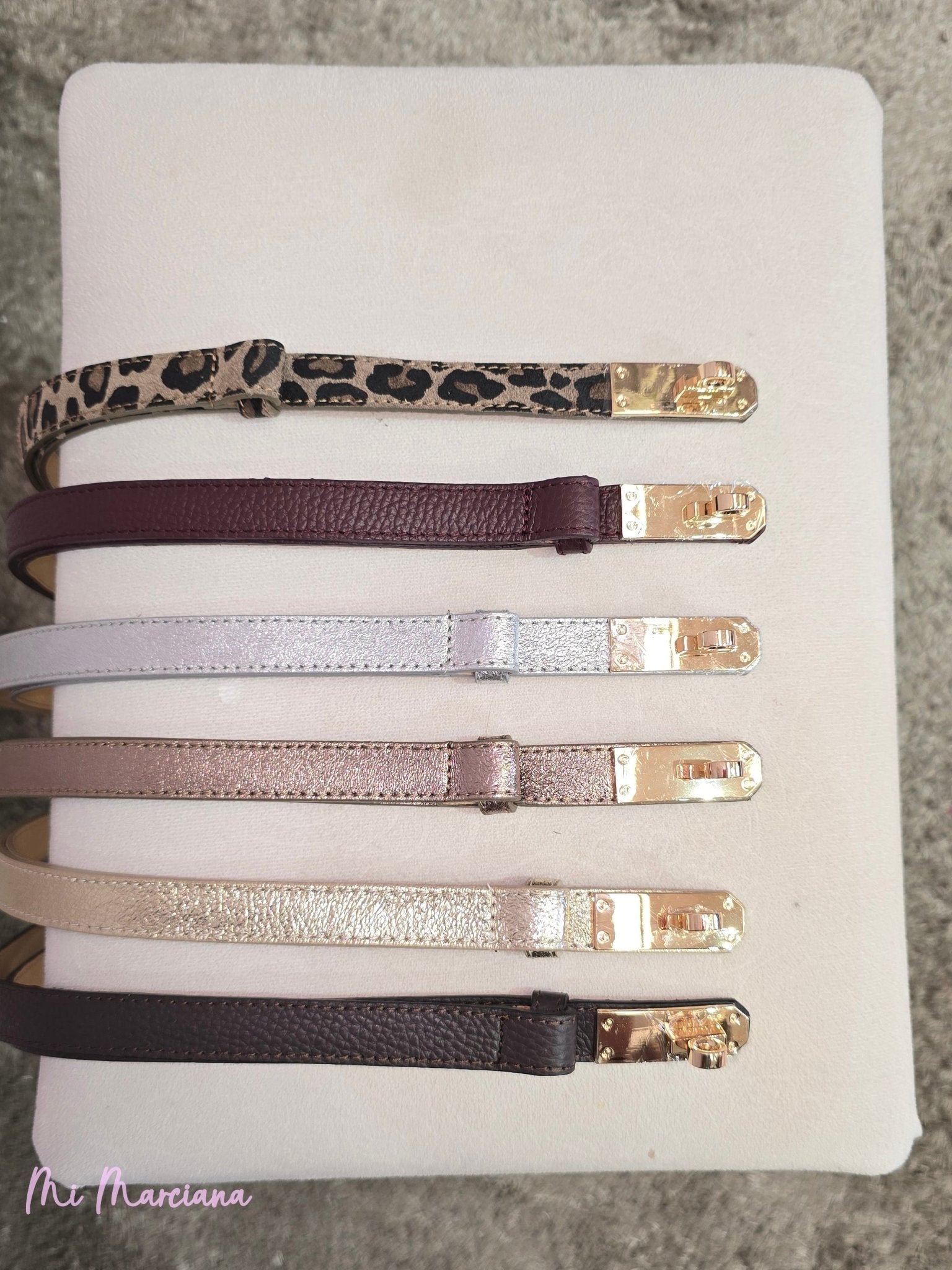 CINTURÓN DE PIEL CON HEBILLA AJUSTABLE - Mi Marciana