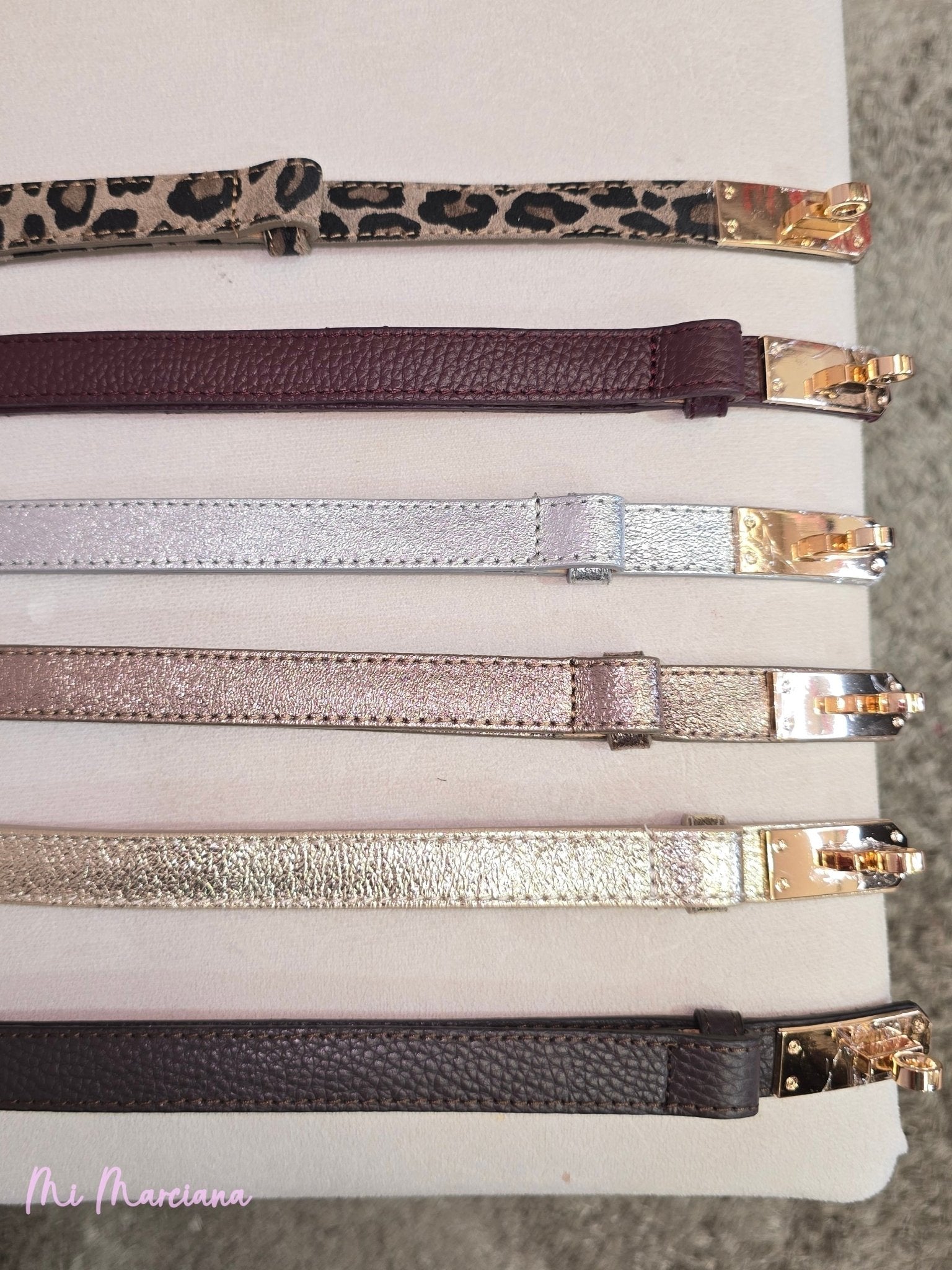 CINTURÓN DE PIEL CON HEBILLA AJUSTABLE - Mi Marciana