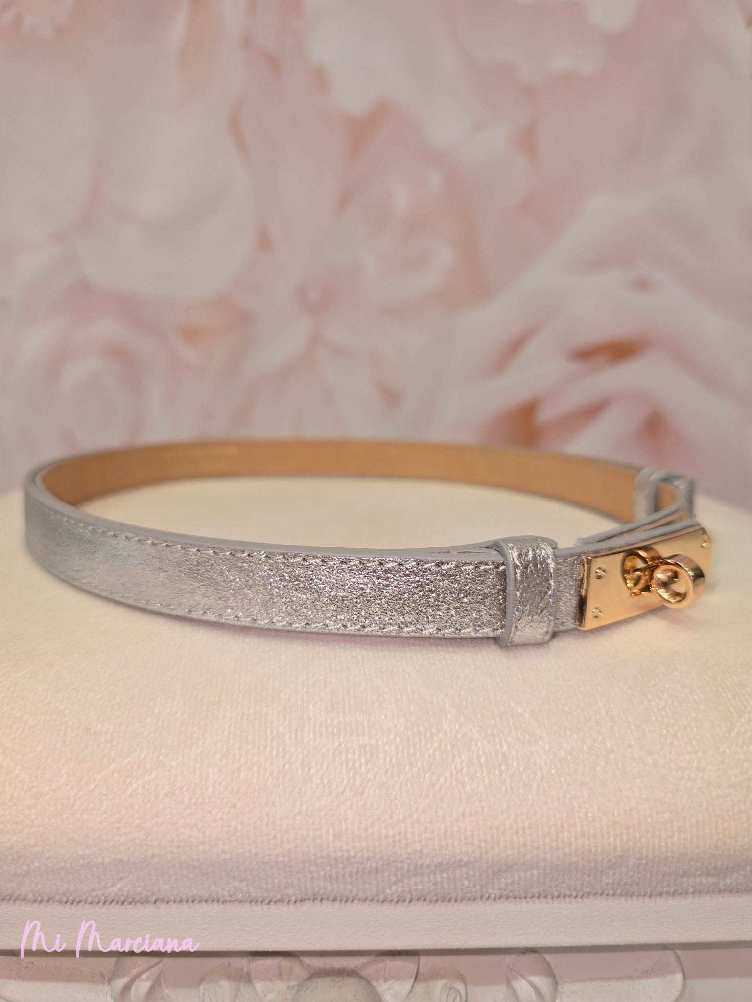 CINTURÓN DE PIEL CON HEBILLA AJUSTABLE - Mi Marciana