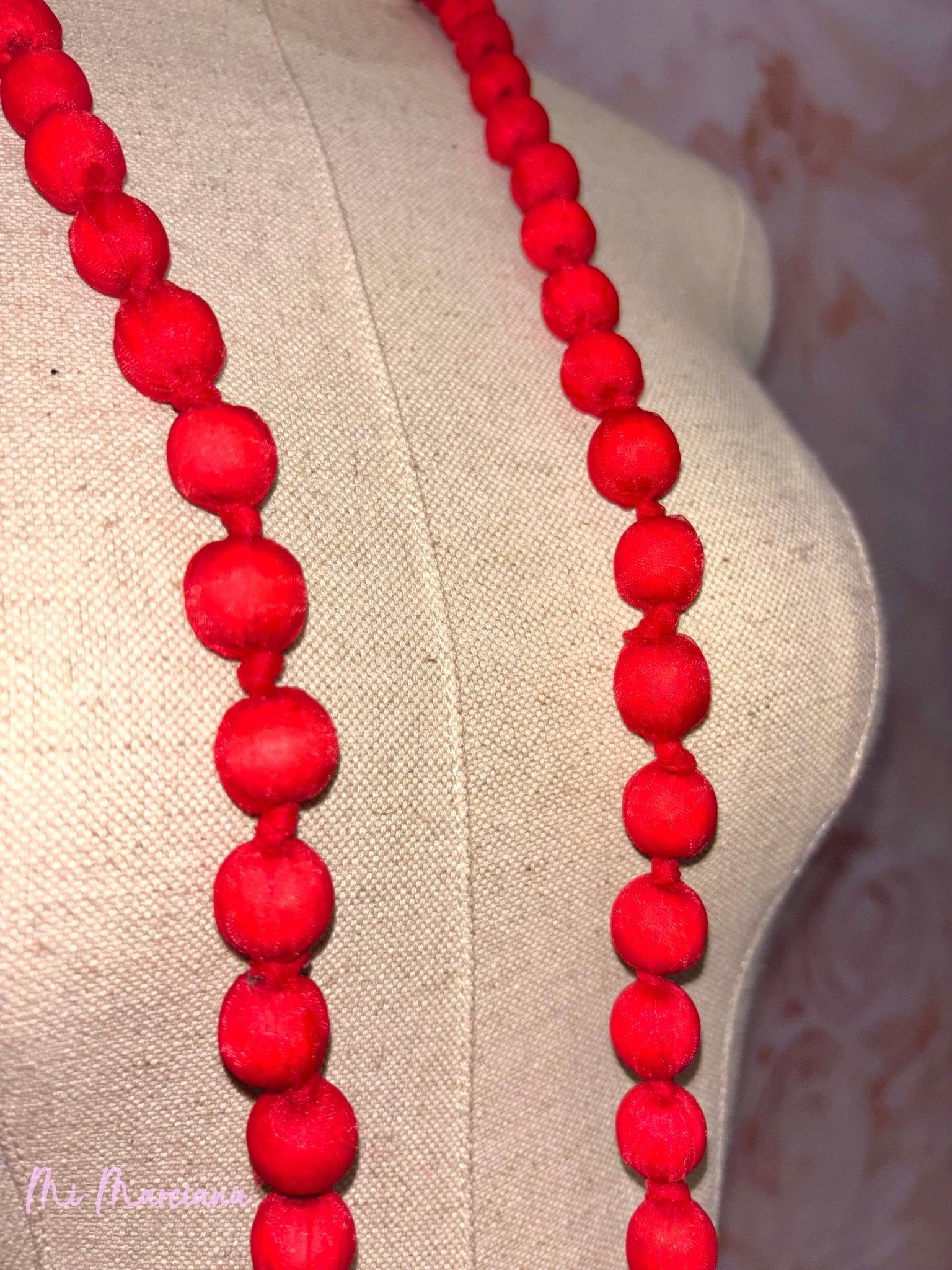 COLLAR BOLAS SEDA - Mi Marciana