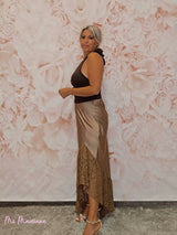 FALDA LENCERA VOLANTE ASIMETRICO ENCAJE - Mi Marciana