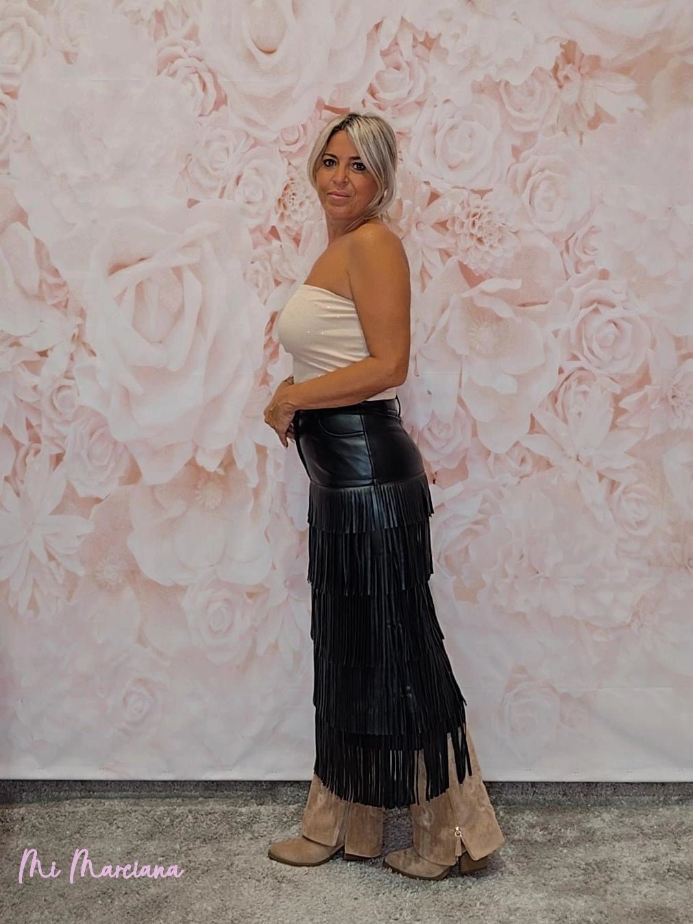 FALDA MIDI EFECTO PIEL CON FLECOS - Mi Marciana