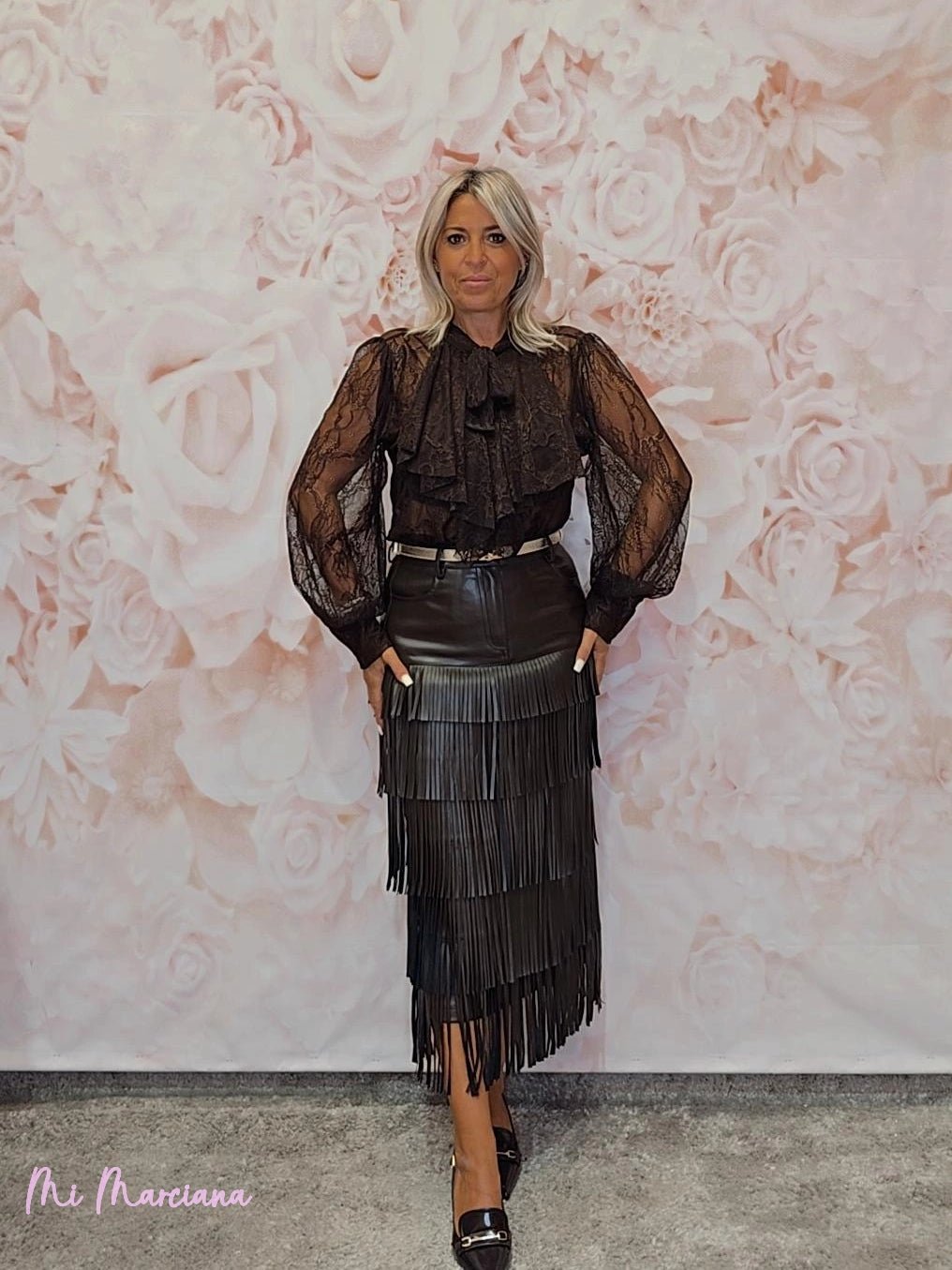 FALDA MIDI EFECTO PIEL CON FLECOS - Mi Marciana