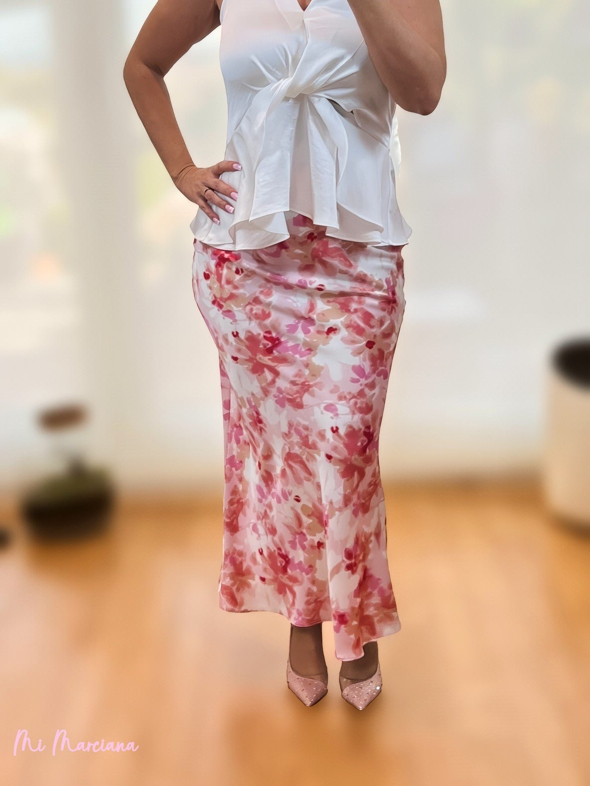 FALDA SATEN ESTAMPADA ROJA - Mi Marciana