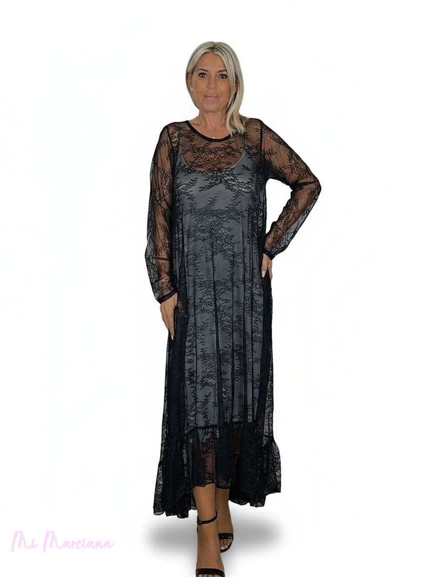 VESTIDO LONGO EM RENDA COM BABADOS CONTRASTANTES JOT