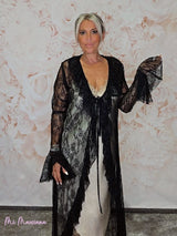 Kimono largo de encaje con volantes negro - Mi Marciana