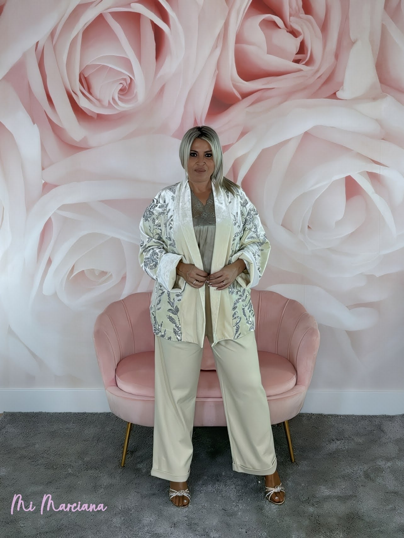 KIMONO TERCIOPELO BORDADO LENTEJUELAS - Mi Marciana