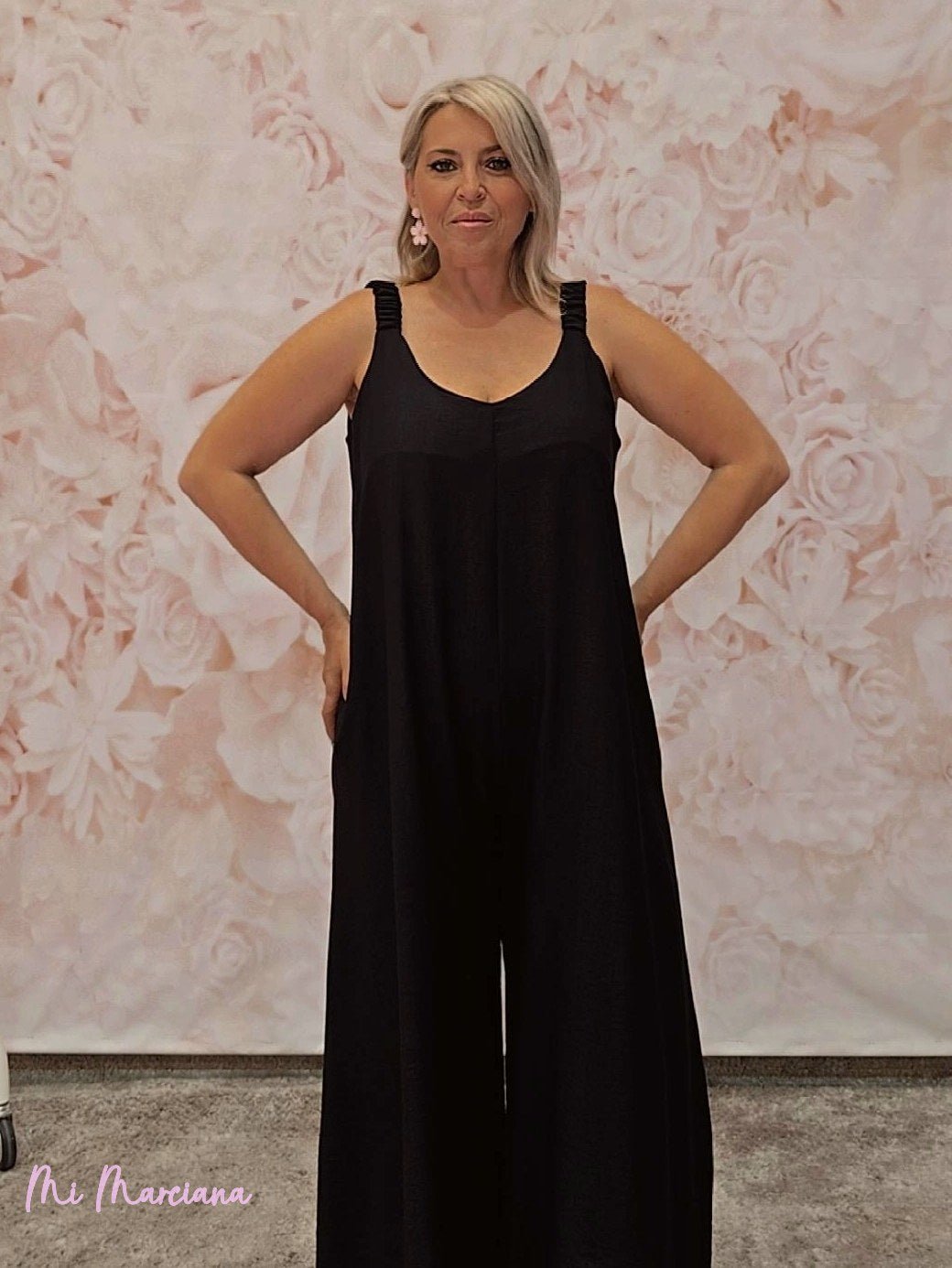 MONO ANCHO TIRANTE FRUNCIDO NEGRO - Mi Marciana