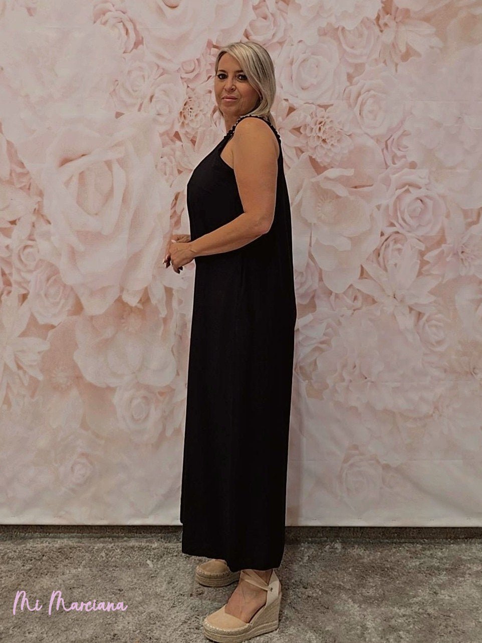 MONO ANCHO TIRANTE FRUNCIDO NEGRO - Mi Marciana