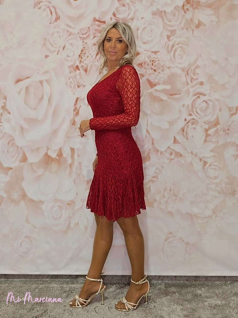 VESTIDO CORTO ENCAJE QUILLAS JOT - Mi Marciana