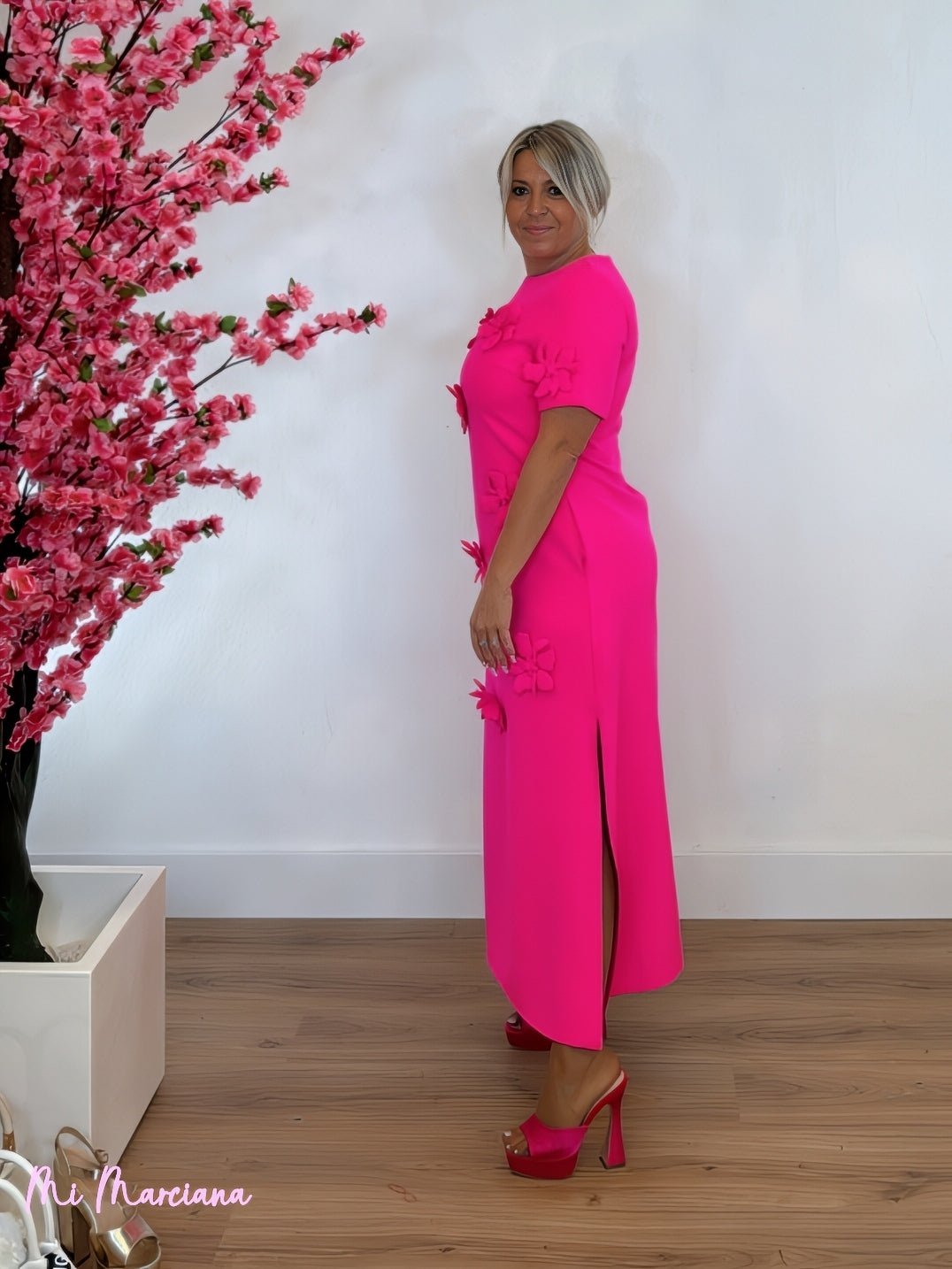 VESTIDO FLORES 3D MANGA CORTA FLUOR - Mi Marciana